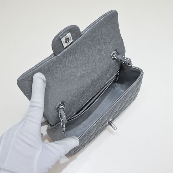 シャネルバッグ着用イメージ